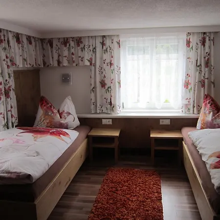 Bed & Breakfast Haus Jochum 3*